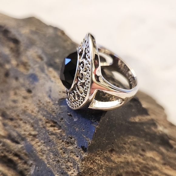 Lia Sophia "Antiquity" Ring - Sz 8 - Picture 8 of 8